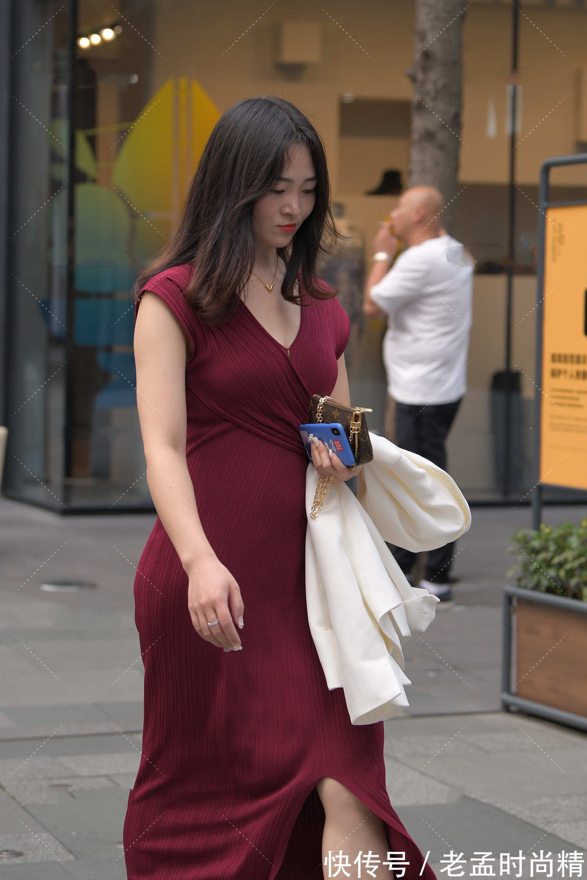 场合|酒红色礼服裙, 重要场合, 帮你轻松hold住全场, 彰显强大气场