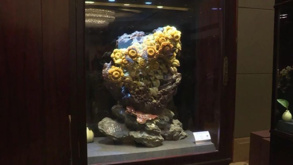  竞拍者|啪！这件青田石雕拍出208万元！