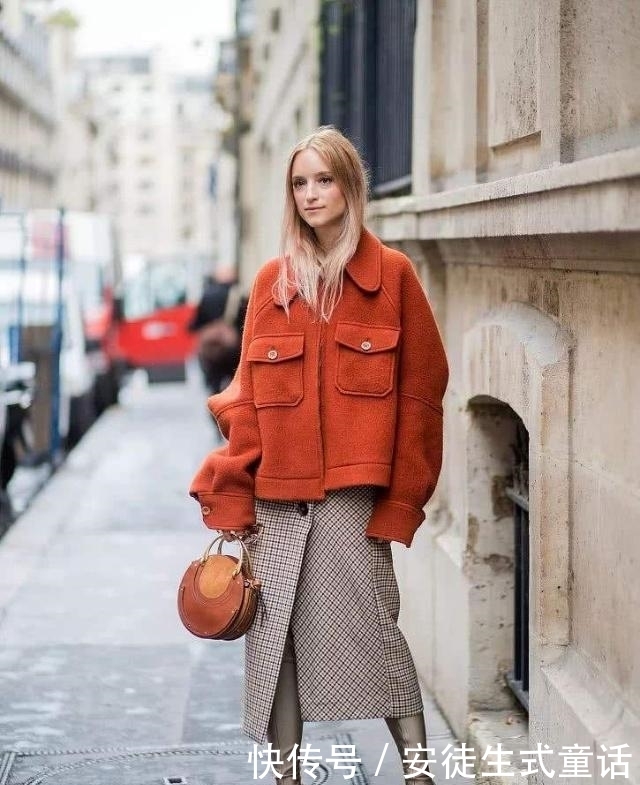 种颜色|冬天,女人买大衣时尽量别选这“3种”颜色,不然显黑还显胖!