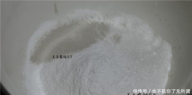 韭菜饼松软有诀窍,教你饭店不外传做法,个个柔软蓬松,真解馋!