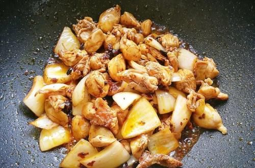 这肉做“回锅肉”真叫香，不比猪肉差，配上大米饭很棒，便宜