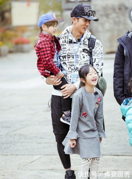 新鮮感|吳尊出門從來不敢牽林麗瑩的手, 只因文萊這條規(guī)定太不可思議!