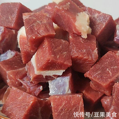 这道萝卜炖牛腩，超级简单，绝对下饭