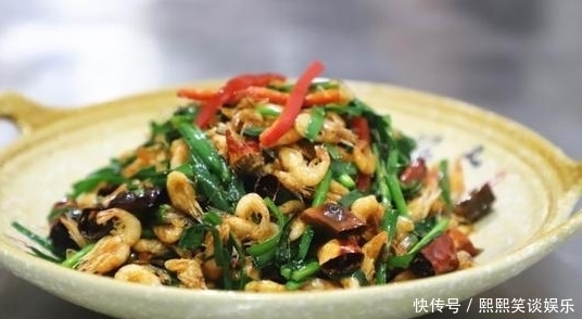 食材|河虾和“这种绿色食材”一起炒,我能吃3碗米饭,上桌就被抢光!