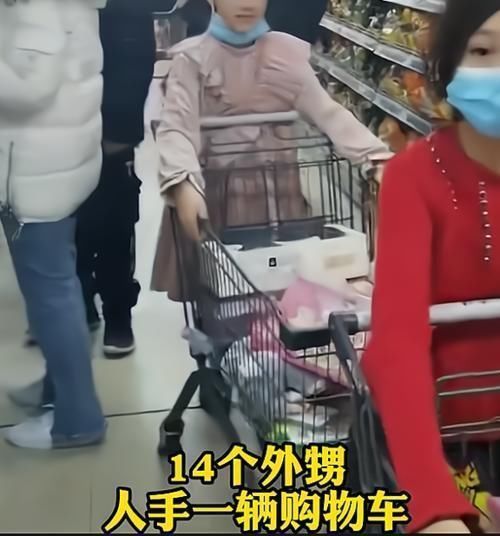 孩子们|当代舅舅有多“豪”?带着8个外甥下馆子,钱包瞬间被掏空