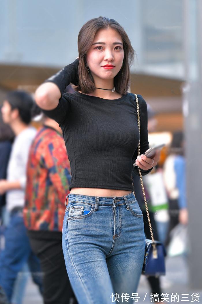 小姐姐 气质女生的牛仔裤穿搭,休闲又利落,轻松展现出了帅气有型的美
