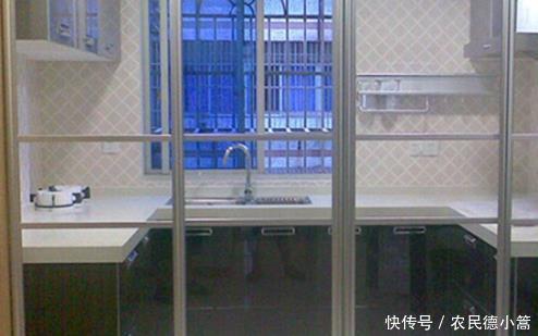 推拉门|厨房别再装推拉门了,我家装之前没听劝,入住才知吃大亏了!