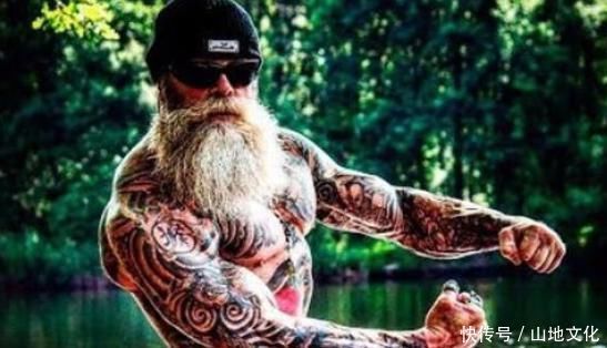 荷兰|坚持锻炼36年那位全身都是纹身的荷兰60岁“潮老头”,如今成这副模样