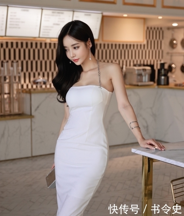 丰腴|气质甜美的小姐姐,皮肤白皙迷人,丰腴身材尽显女神魅力