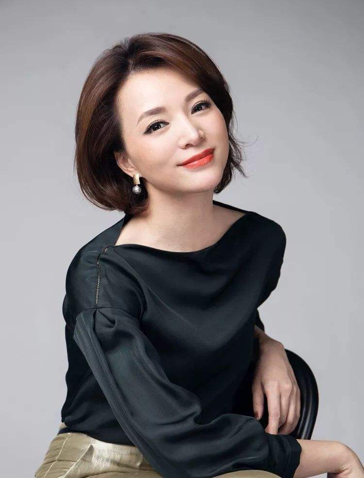 董卿錄《朗讀者》狀態(tài)絕佳!缺席春晚落榜十佳主持,歸來仍是一姐