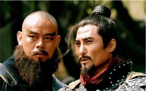 林冲|鲁智深林冲马战单挑,谁能胜出?呼延灼摇摇头,还真不好说