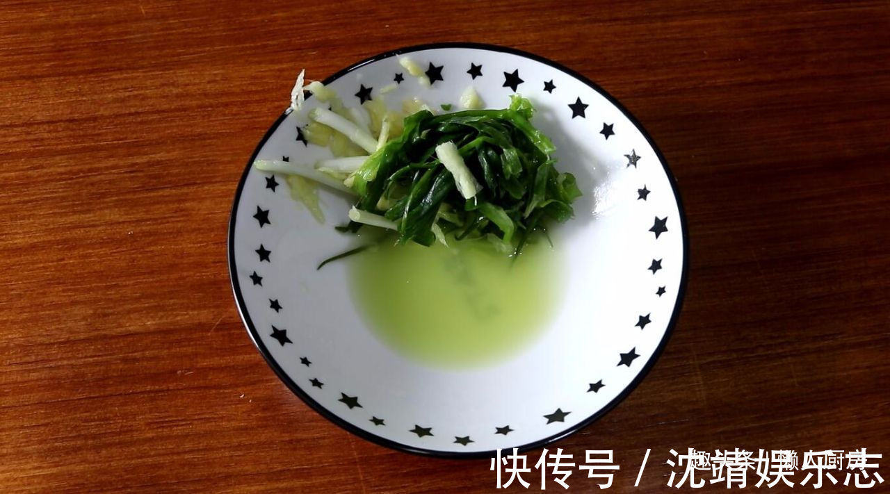 教你鸡胸肉最香的做法，外皮酥脆，肉嫩不柴，怎么吃都吃不腻