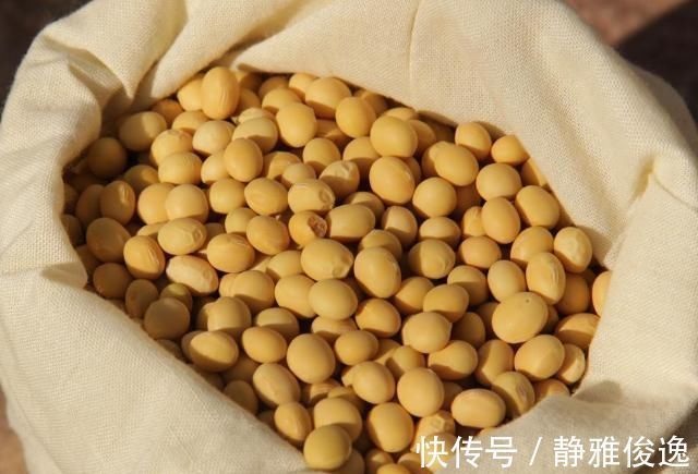 常喝|腰酸背痛的罪魁祸首可能就是骨质疏松，常喝这碗粥，留住骨质