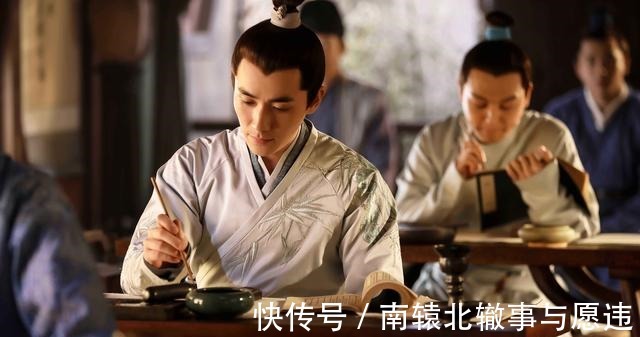 进士@皇帝随口吟出上联,众臣面面相觑,四品小吏智接下联,皇帝升官!