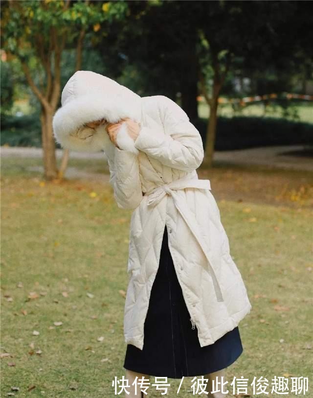 羽绒服+长裙,最好看的穿搭指南,有品位的女人都是这么穿