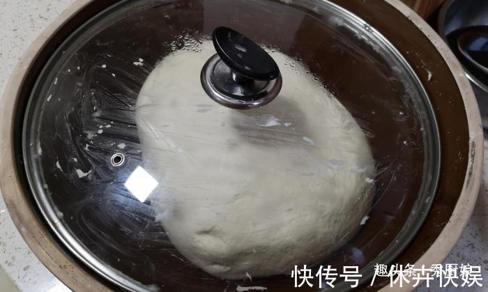 空心|炸油条时，用酵母、泡打粉都不对！教你正确做法，油条金黄又酥脆