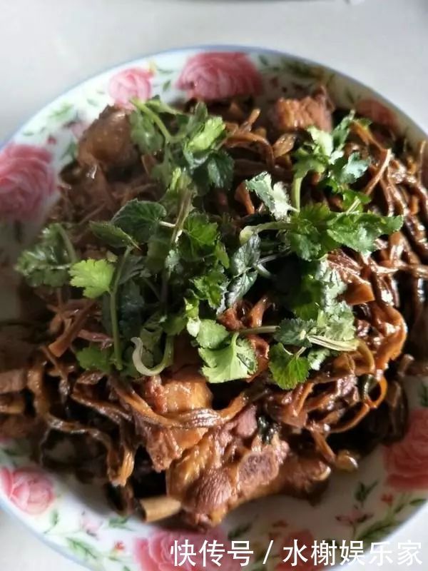 天冷,此肉再贵也要吃,一整年不咳嗽,比牛羊肉还滋补,棒极了