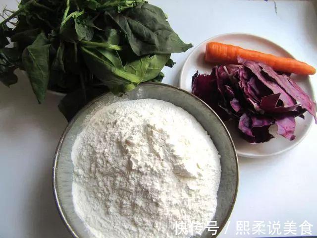 春饼还是自己做出来的香,卷上喜欢的蔬菜和肉丝,太诱人了
