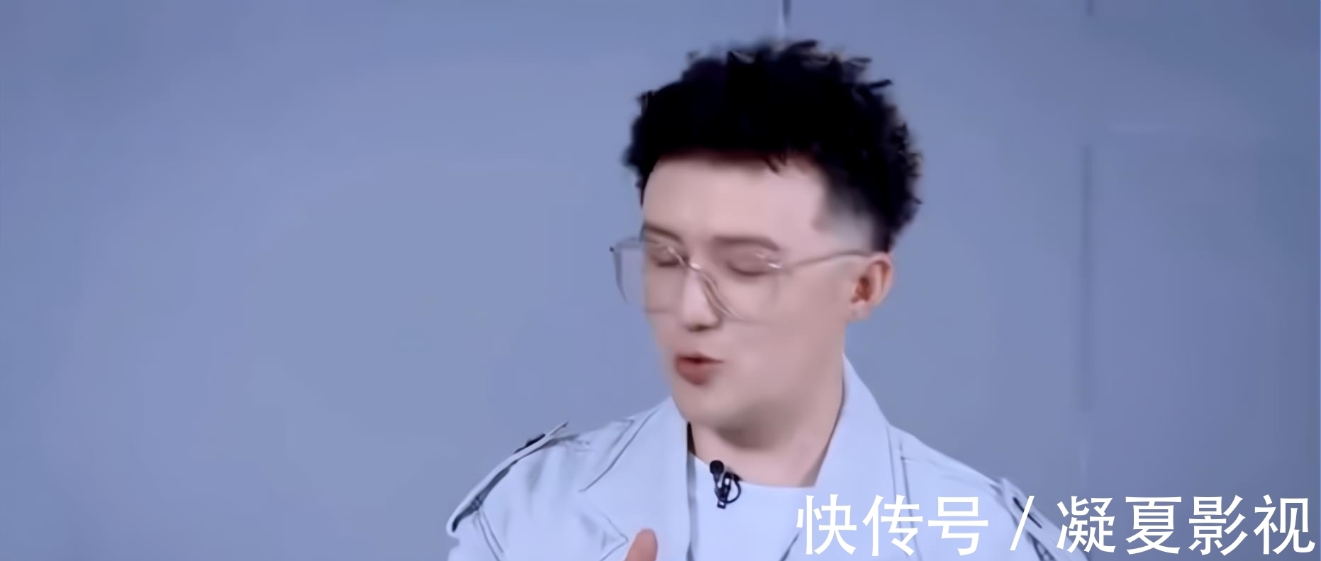 《追光吧》20位哥哥晋级，那吾克热淘汰后发文，队友在凌晨评论