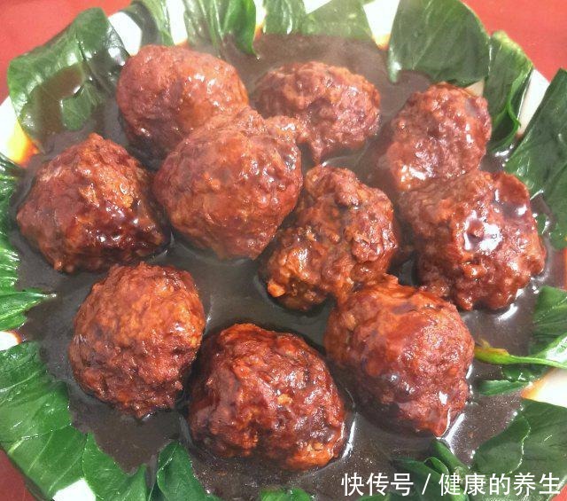 红烧狮子头，肉香四溢，美味下饭！