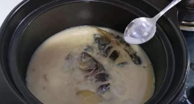  不管炖什么鱼，这“1步”不能少，否则鱼肉不鲜不嫩腥味重