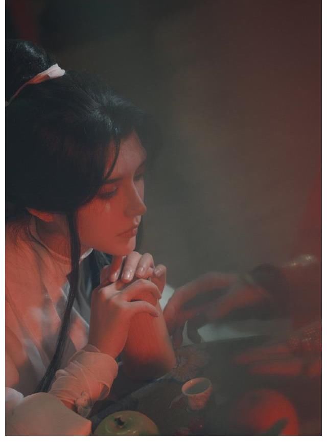 谢怜|《天官赐福》真人cos来袭，比较隔壁剧组，服化道具有提升