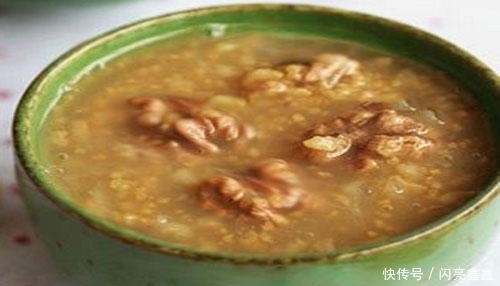 核桃|核桃和此物一起煮，脸色红润，祛除皱纹，睡眠也好了，早吃早好?