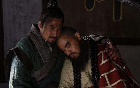 林冲|鲁智深和林冲关系那么好,为什么上了梁山之后反倒疏远了?