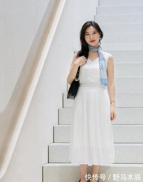 精致 建议三四十岁的女人:多尝试“基础款”穿搭,轻松演绎精致优雅