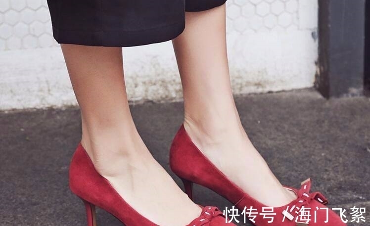 甜美|蝴蝶结高跟鞋,轻松穿出甜美气质