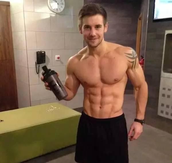 夹胸|同样是练胸,一个卧推一个夹胸,差距有多大