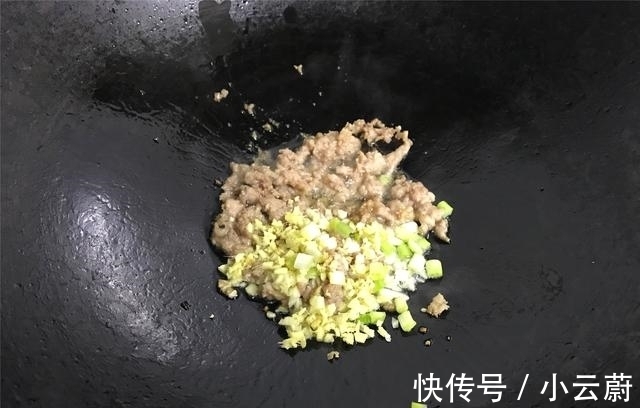 回锅茄子|茄子别再油焖了，教你新吃法，不炒不炸，开胃下饭，百吃不腻