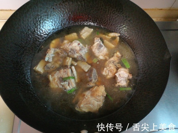 骨髓|它是猪身上的一块宝,肉贩子自己偷偷留着吃,聪明人抢着买