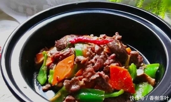  炒牛肉时，别只会加淀粉！饭店大厨：加一点它，牛肉嫩香嫩入味