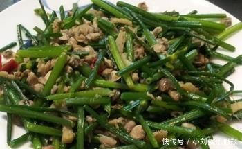 湿气|韭菜和此物一起炒着吃,湿气没了,脂肪不见了,皮肤更加细腻