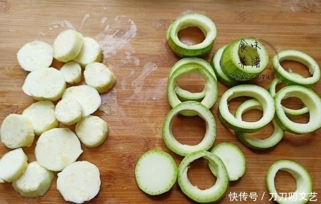 它是天然补钙蔬菜,9毛钱一斤,教你做成早餐饼,孩子常吃免疫高