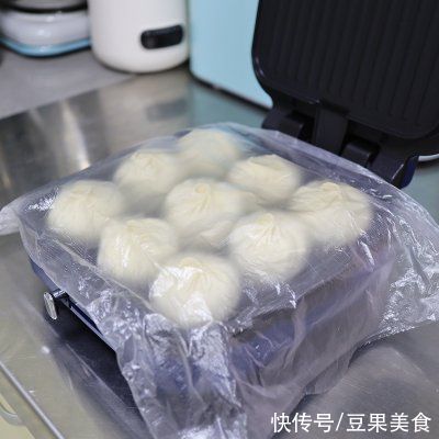 学会在家做南瓜虾皮包子两吃，再也不用出门买了