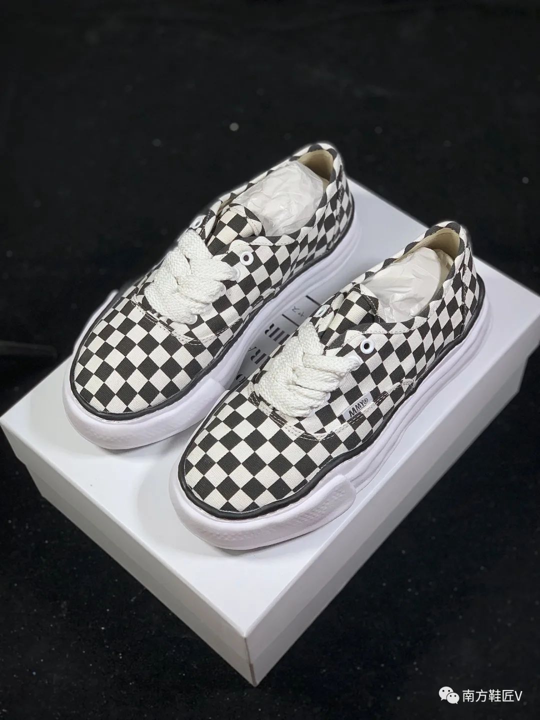 溶解鞋|运用解构将贝壳头vans匡威等换底,三原康裕溶解鞋爆火网络?!
