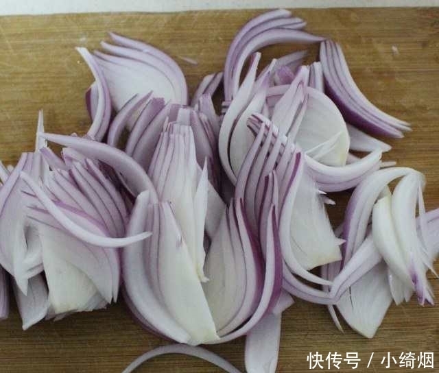 干锅土豆片,香辣过瘾,做法简单,好吃到放不下筷子