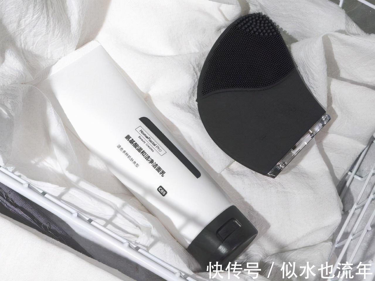 f敏感肌可用的洗面奶推荐:可改善肤色,使整体呈现出白皙的光泽感