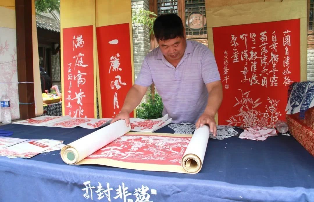 汴京|汴绣、汴京灯笼张、旗袍……市民考察团这次去了哪儿?