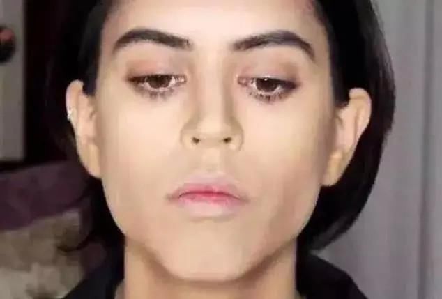 男厕|妹子化妆后去男厕,竟然没被认出来,还被夸太帅