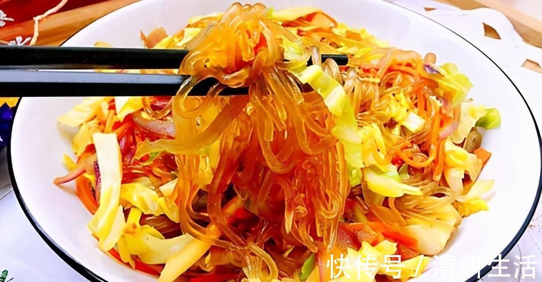 炒包菜，切记不要直接下锅炒！很多人一直做错了，难怪出锅不好吃