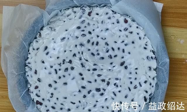 红豆糯米糕|红豆糯米糕的简单做法，软糯香甜，营养好吃，老少皆宜的家中美食