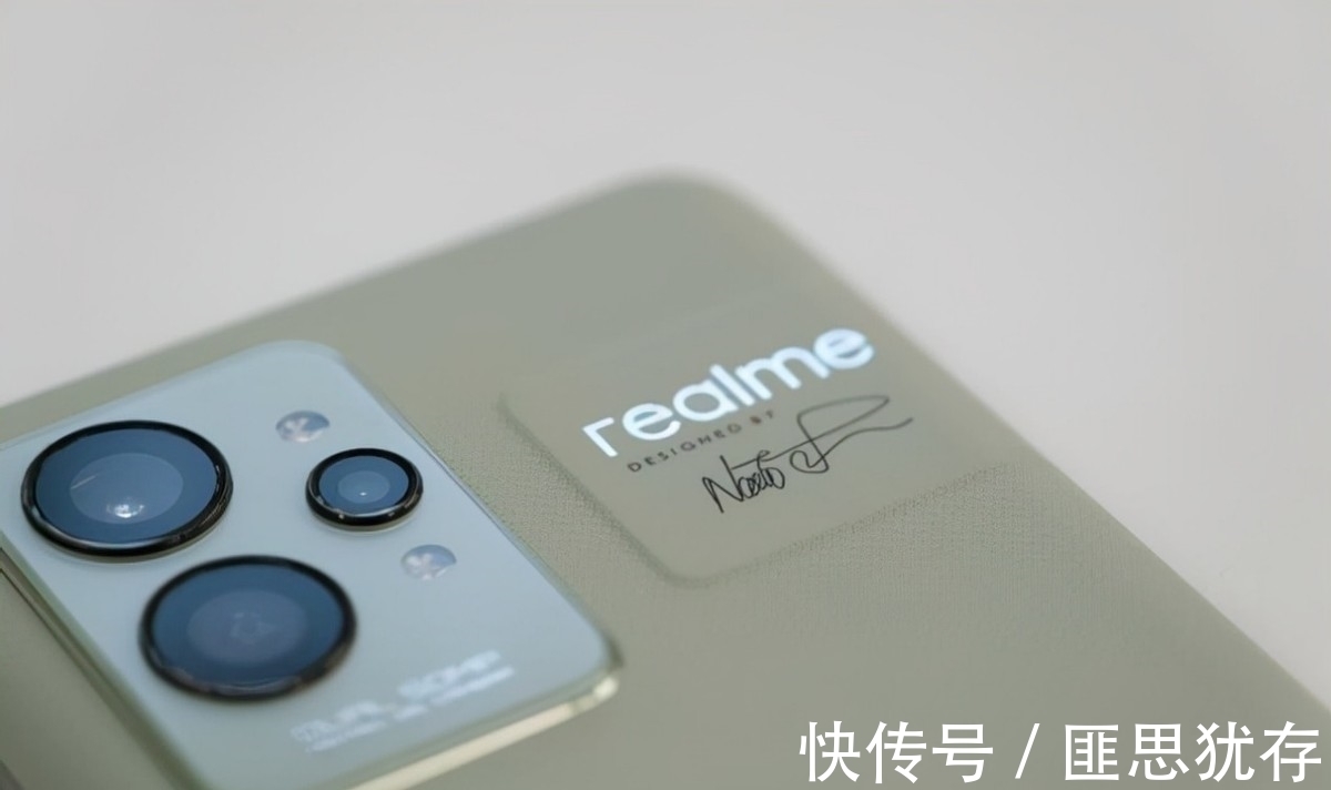 入网|LCD永不为奴，realme新机入网，4880mAh+天玑