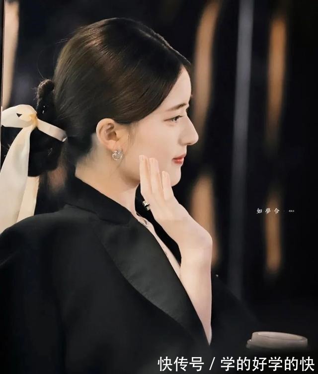 赵露思 时尚圈真是个轮回!盘点今年流行的“土味发饰”,没想到还真好看!