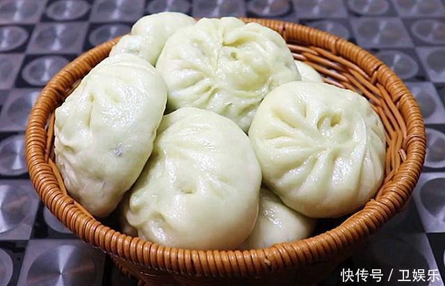 好吃|蒸包子容易“死面”怎么办大厨教你一招，包子松软好吃还不塌陷