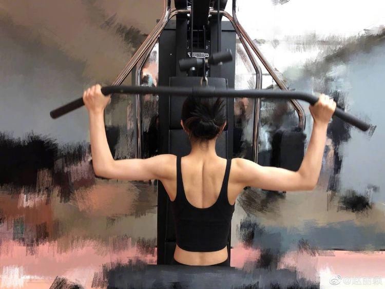 中餐厅|赵丽颖又被刷屏了？当妈妈以后脸真的会发光哦 谁会相信她33岁了