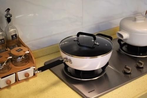 厨房好伙伴 一锅多用 知吾煮平底炒锅