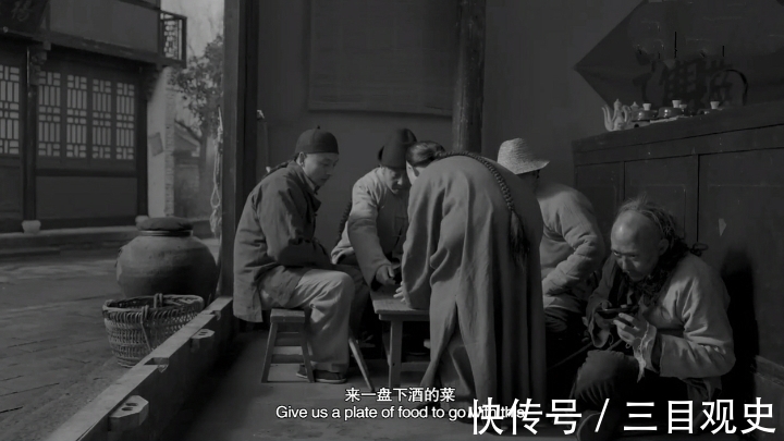 孔乙己!再读鲁迅《孔乙己》:年少不懂文中意,错把辛酸当笑谈